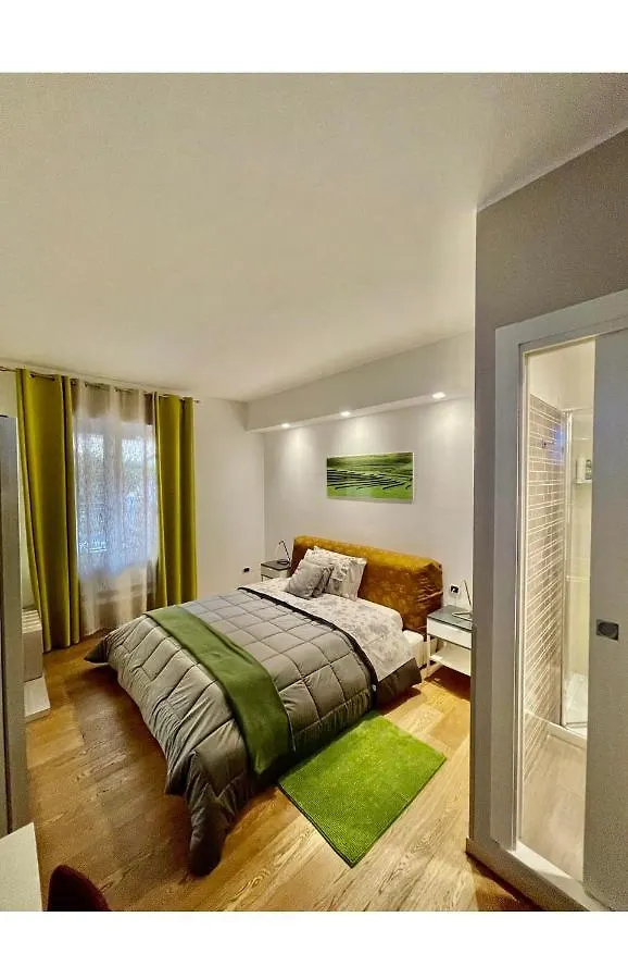 Smart House Rooms Central Luxury Bergame 0*,