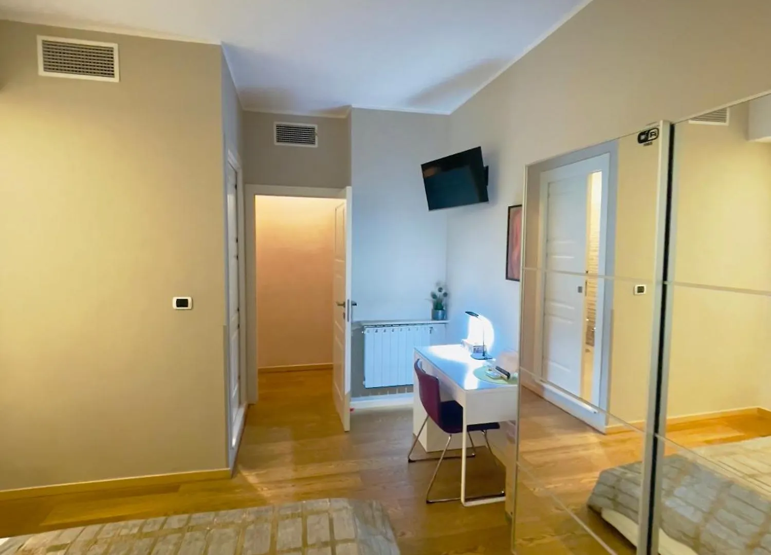Smart House Rooms Central Luxury Bergame 0*,